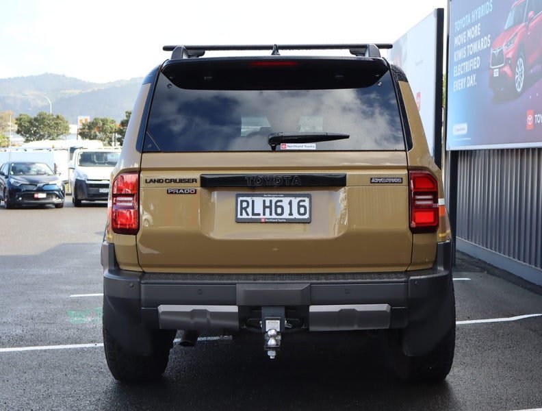 2025 Toyota Land Cruiser Prado Adventure, photo 3