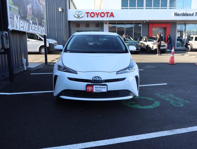 2021 Toyota Prius 1.8 Hybrid S 5 Dr Hatch CVT 2WD, photo 3