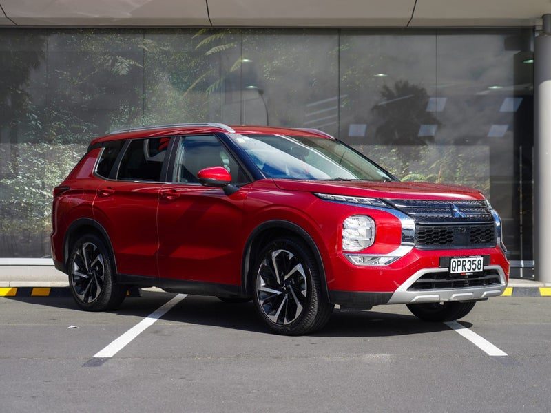 2024 Mitsubishi Outlander XLS 7 Seater