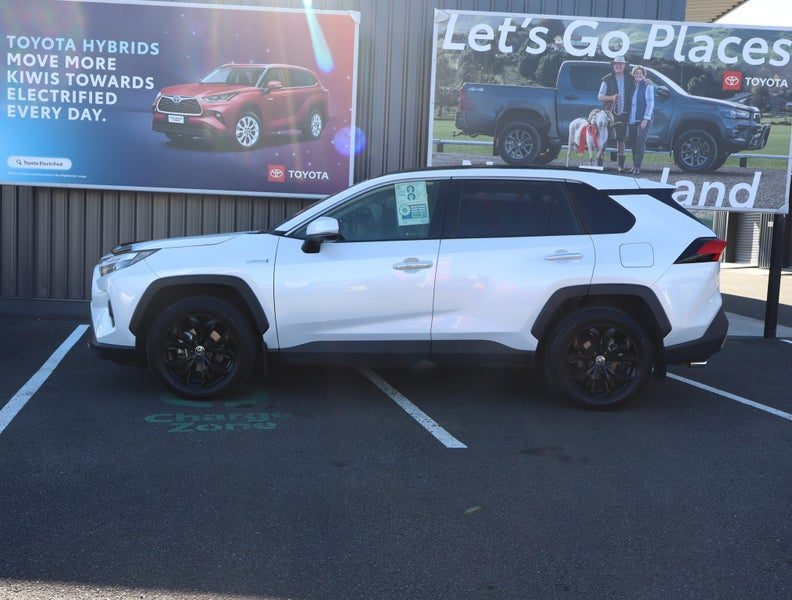 2023 Toyota RAV4 Limited, photo 2
