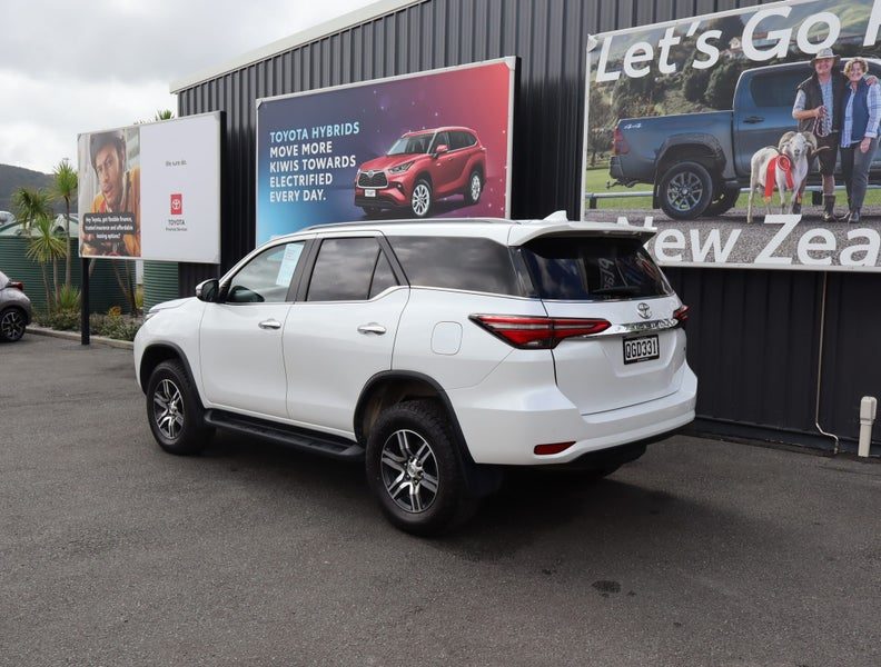 2023 Toyota Fortuner GXL 2.8DT 6AT 4WD WG/5D/7S, photo 2