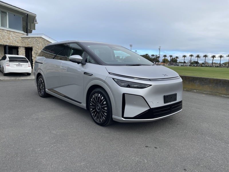 2026 XPENG X9 FWD STANDARD RANGE