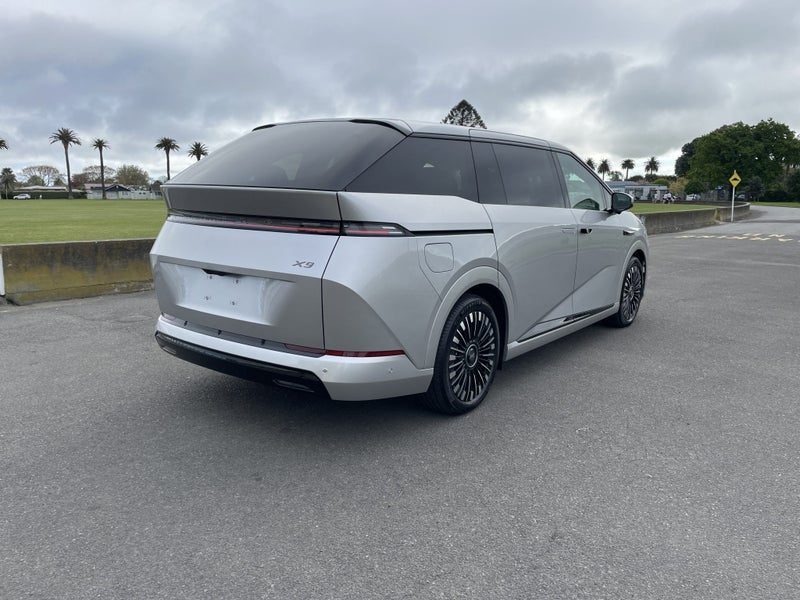 2026 XPENG X9 FWD STANDARD RANGE, photo 3