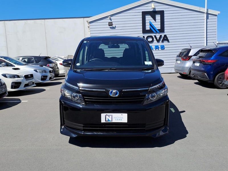 2015 Toyota Voxy Noah Hybrid X 7-Seater, photo 2