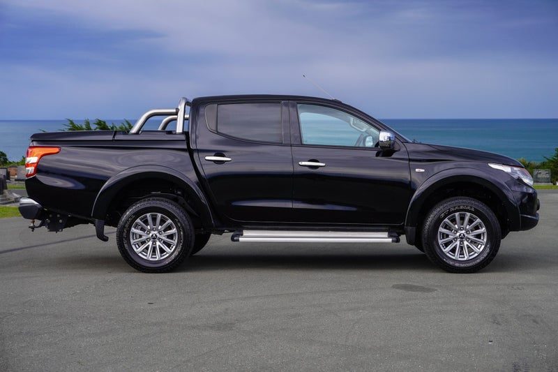 2016 Mitsubishi Triton GLXR, photo 2