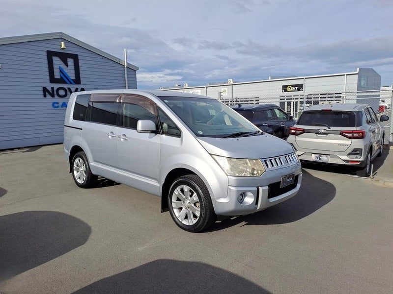 2013 Mitsubishi Delica D5 2.2 4WD Diesel Power Pkg