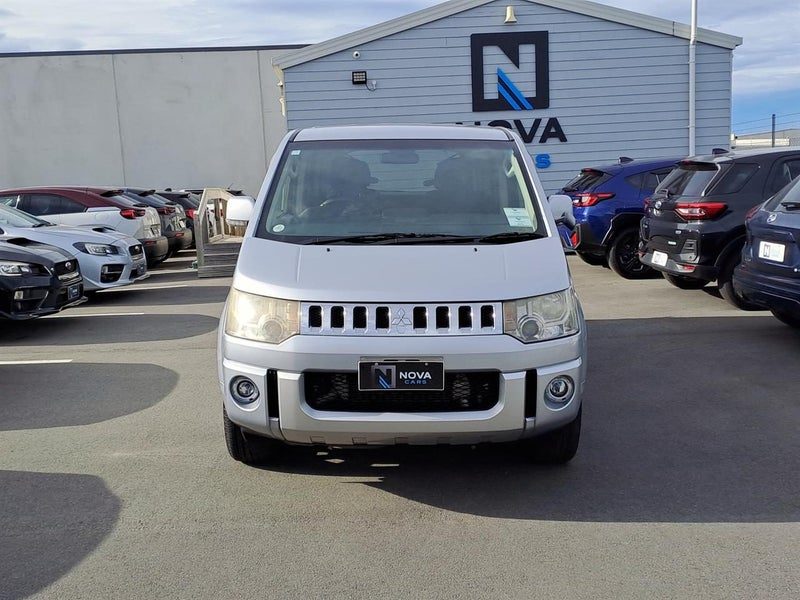 2013 Mitsubishi Delica D5 2.2 4WD Diesel Power Pkg, photo 2