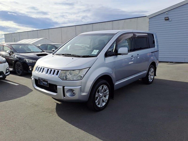 2013 Mitsubishi Delica D5 2.2 4WD Diesel Power Pkg, photo 3