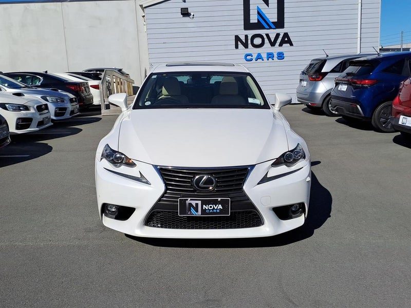 2015 Lexus IS 200t Version L Turbo Sunroof, photo 2