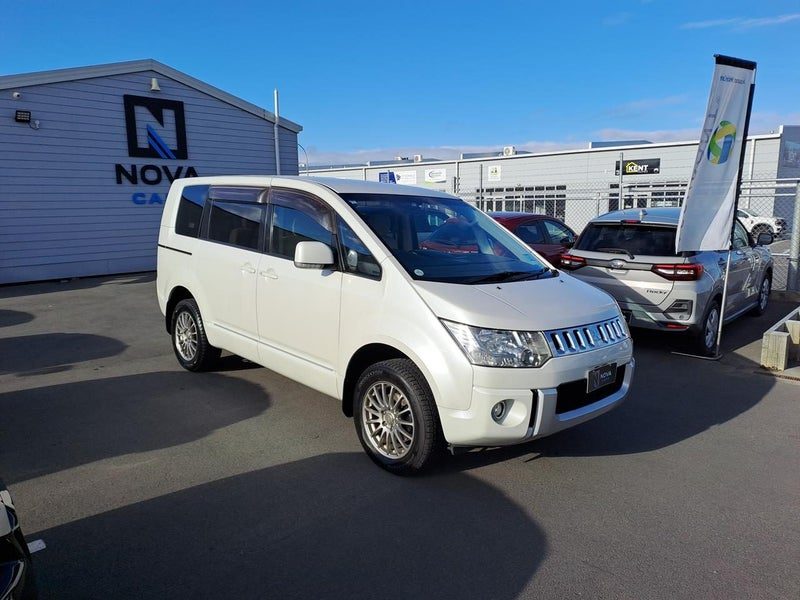 2013 Mitsubishi Delica D5 2.2 4WD Diesel Power Pkg