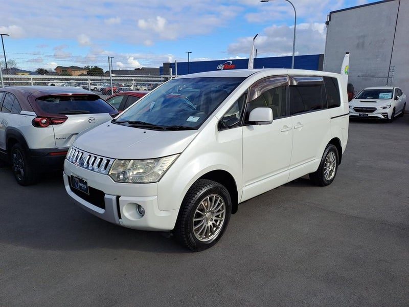 2013 Mitsubishi Delica D5 2.2 4WD Diesel Power Pkg, photo 3