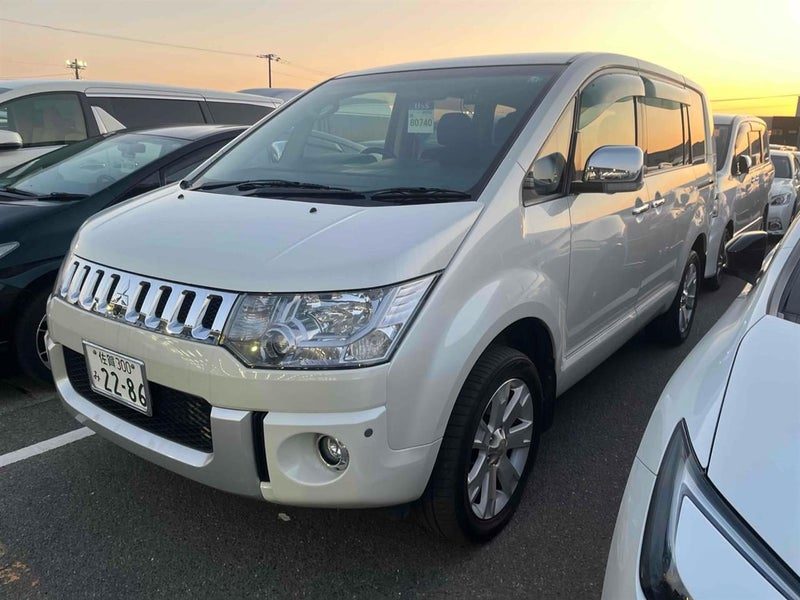 2017 Mitsubishi Delica D5 4WD G Premium 8 Seats