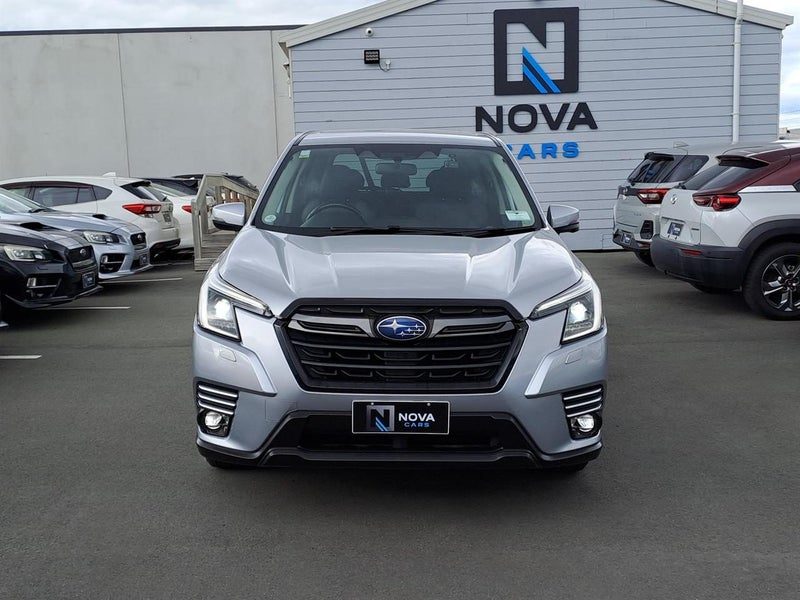 2022 Subaru Forester Touring, photo 2