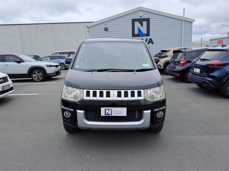 2012 Mitsubishi Delica D5 G Power 4WD 8 Seats, photo 2