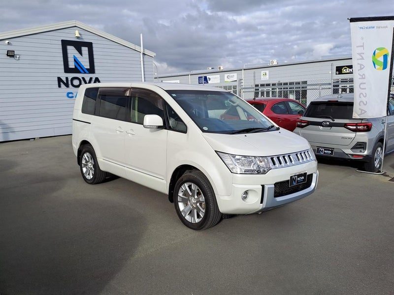 2015 Mitsubishi Delica D5 2.2 4WD Diesel Power Pkg