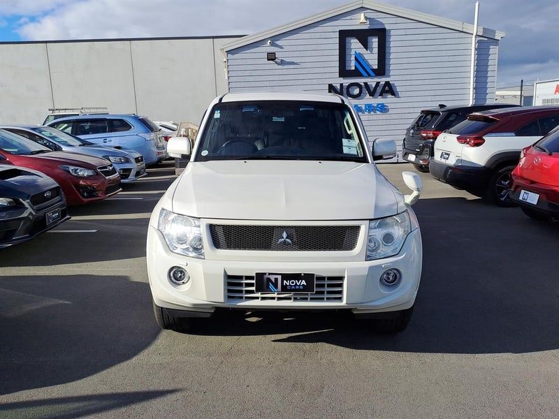 2013 Mitsubishi Pajero 3.0 4WD LWB Exceed, photo 2