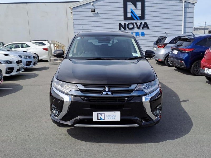 2015 Mitsubishi Outlander 2.0 G 4WD PHEV Facelift, photo 2
