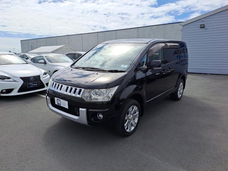 2016 Mitsubishi Delica D5 2.2 4WD Diesel Power Pkg, photo 3