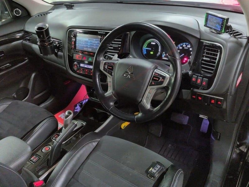 2015 Mitsubishi Outlander 2.0 G 4WD PHEV, photo 3