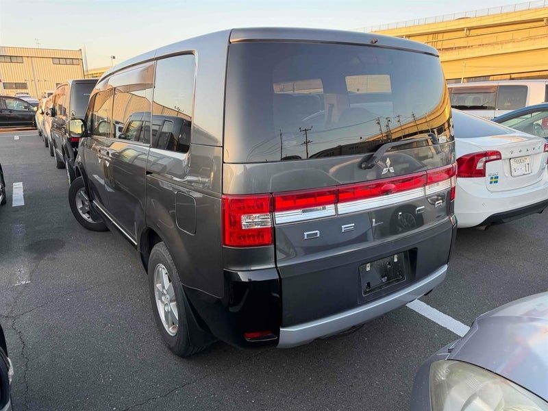 2012 Mitsubishi Delica 2.0 D5 G Power Pkg 7 Seats, photo 2