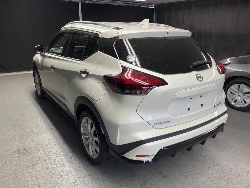 2021 Nissan Kicks X, photo 2
