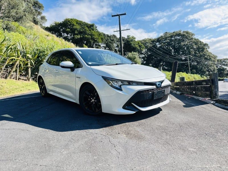 2018 Toyota Corolla HYBRID !! HIGH SPEC !!