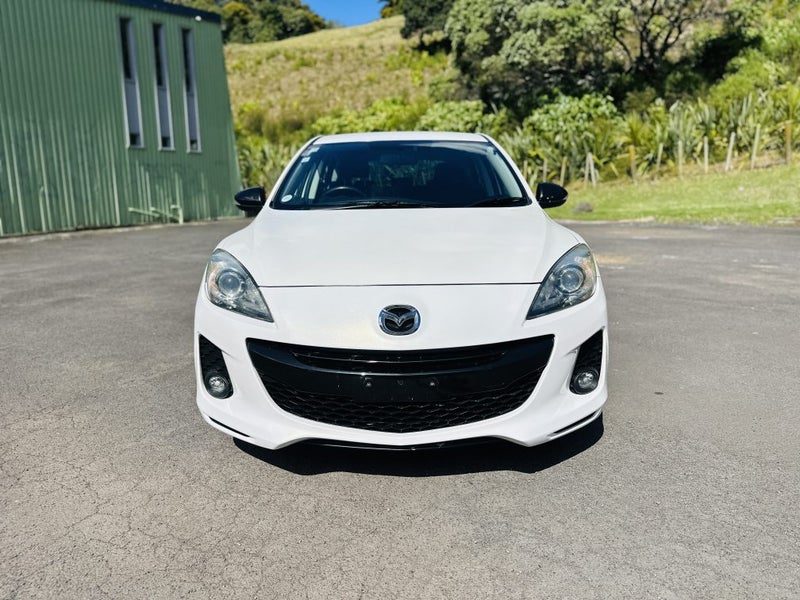 2013 Mazda Axela SPORTS !! STUNNING ALLOYS !!, photo 2