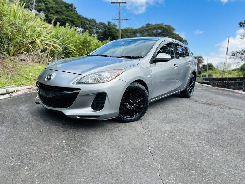2013 Mazda Axela SPORTS !! STUNNING ALLOYS !!, photo 3