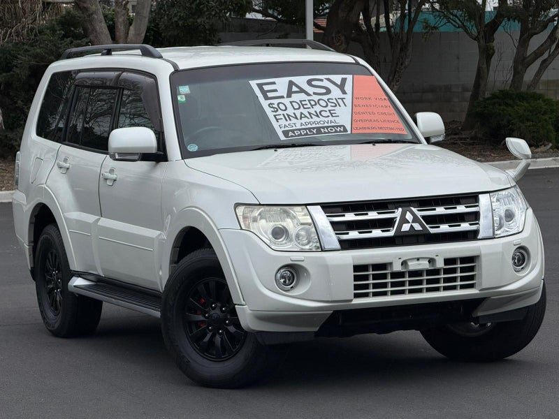 2013 Mitsubishi Pajero GR