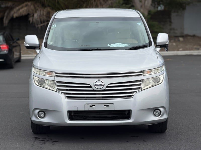 2013 Nissan Elgrand, photo 3