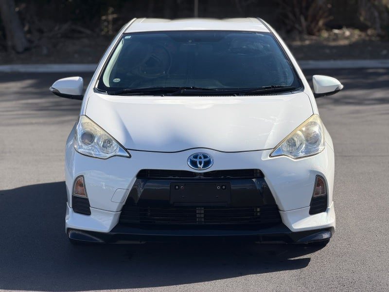 2014 Toyota Aqua S, photo 3