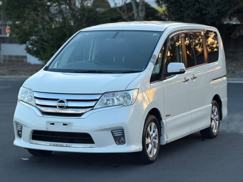 2013 Nissan Serena Highway Star, photo 2