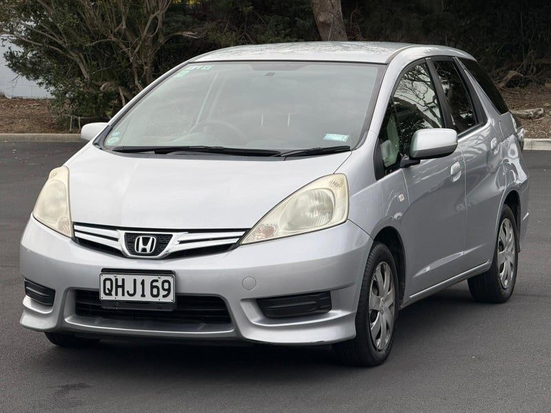 2013 Honda Fit Shuttle, Wagon, MP3 input, NZ Radio, photo 2