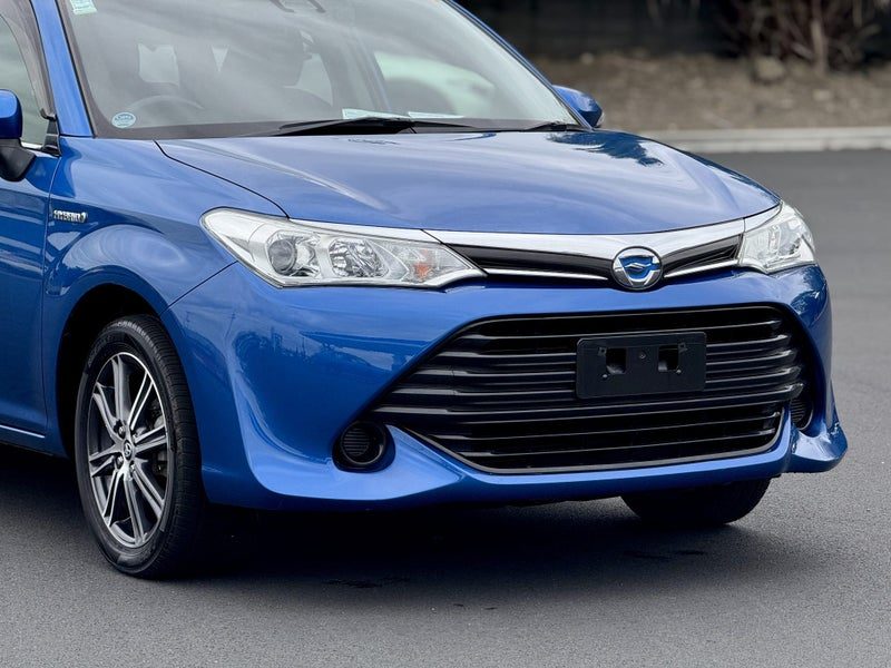 2016 Toyota Corolla Fielder, photo 2
