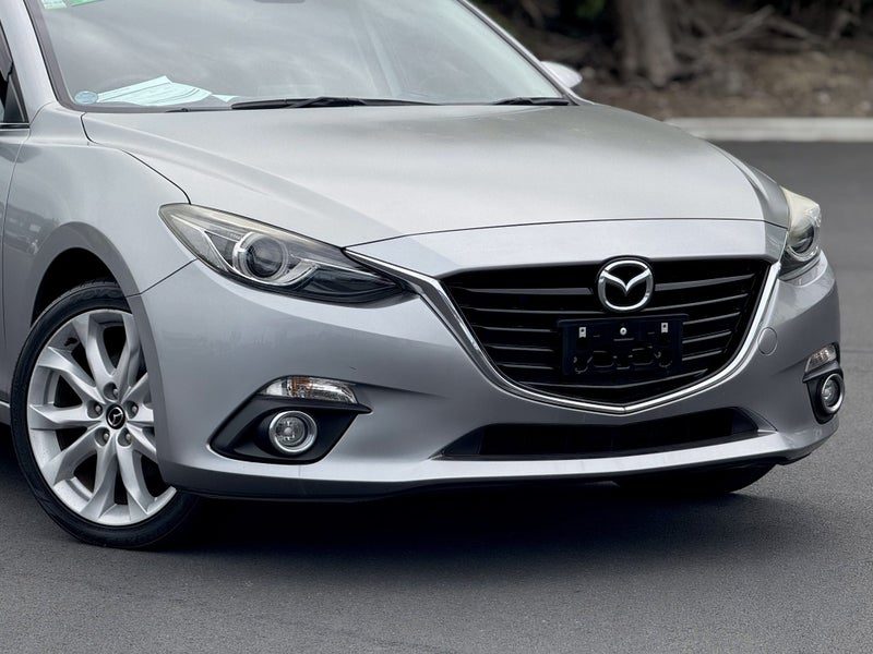 2015 Mazda Axela 20S SPORTS TOURING, photo 2