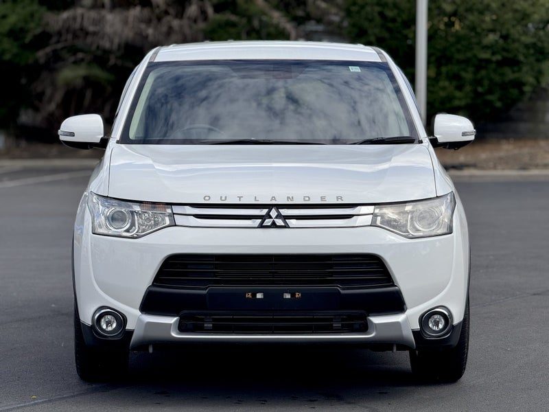2014 Mitsubishi Outlander 24G 7 Seater, photo 3