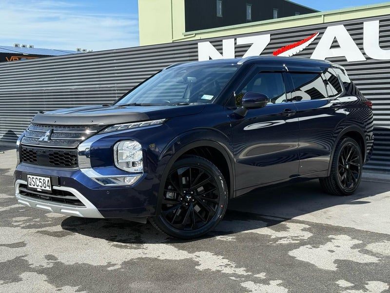 2024 Mitsubishi Outlander VRX, 7 Seater, NZ New, photo 3