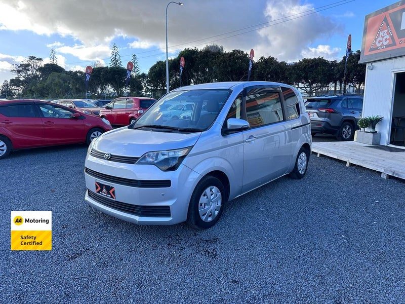 2012 Toyota Spade, photo 3
