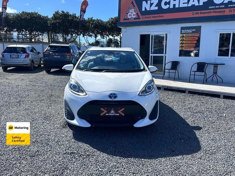 2019 Toyota Aqua New Shape Hybrid, photo 2