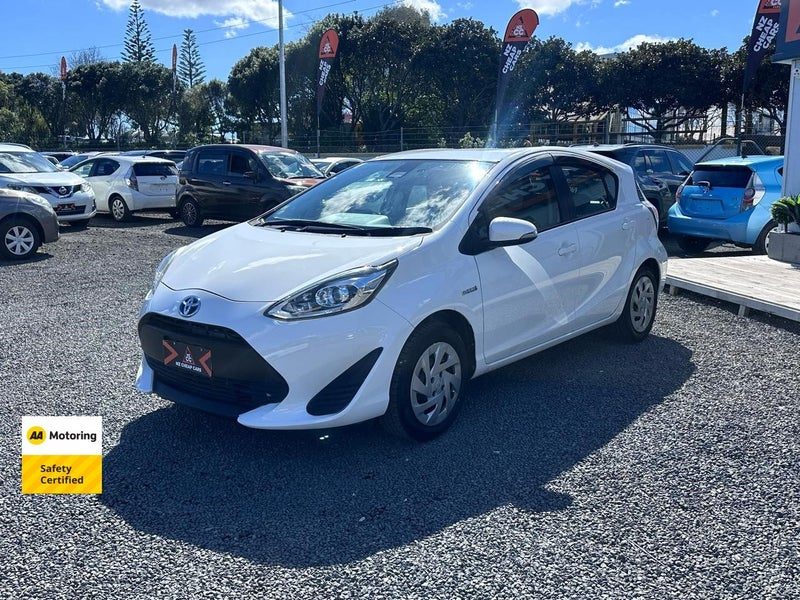 2019 Toyota Aqua New Shape Hybrid, photo 3