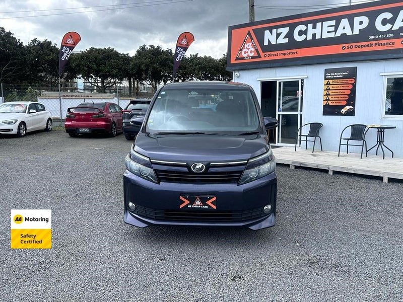 2014 Toyota Voxy 7 Seats, photo 2