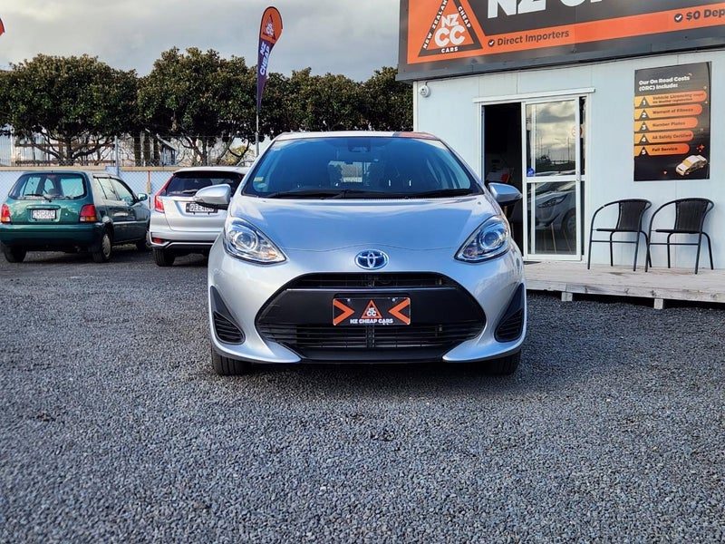 2018 Toyota Aqua New Shape Hybrid, photo 2