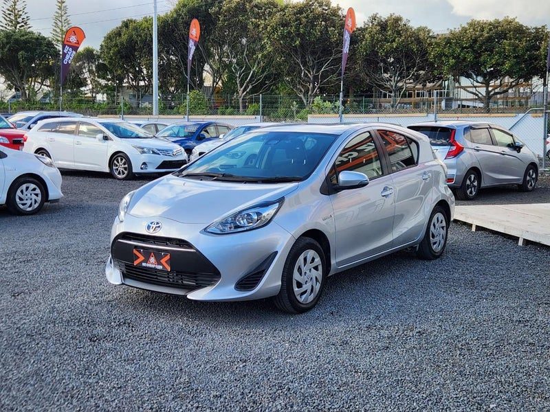 2018 Toyota Aqua New Shape Hybrid, photo 3
