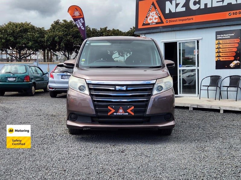 2014 Toyota Noah 7 seater, photo 2