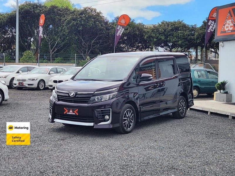 2017 Toyota Voxy 7 Seats, photo 3