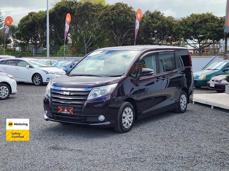 2014 Toyota Noah 7 seater, photo 3