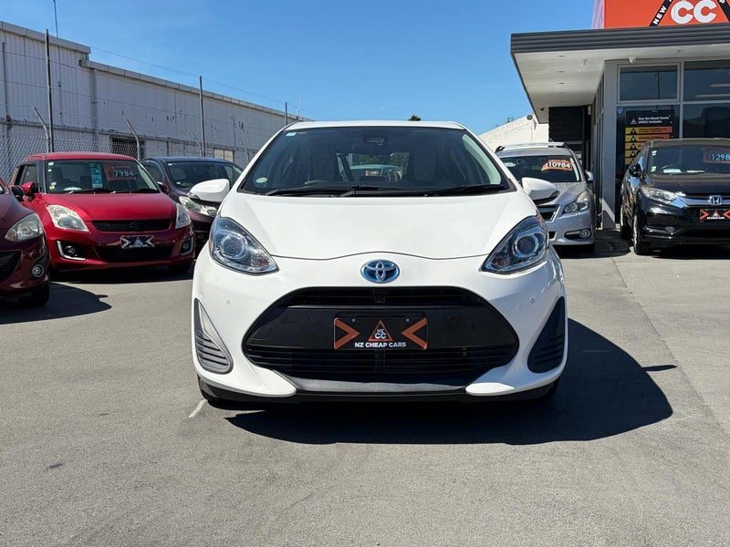 2019 Toyota Aqua New Shape Hybrid, photo 2