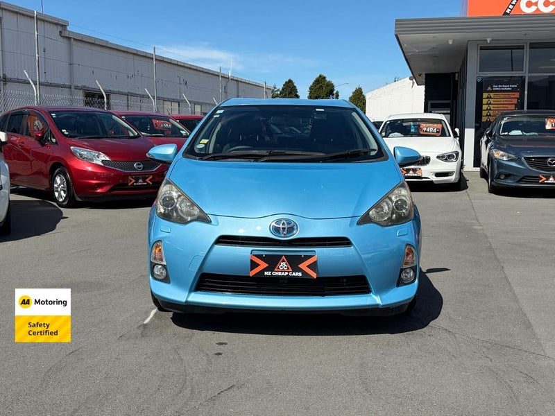 2012 Toyota Aqua HYBRID, photo 2