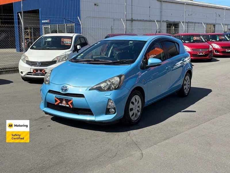 2012 Toyota Aqua HYBRID, photo 3