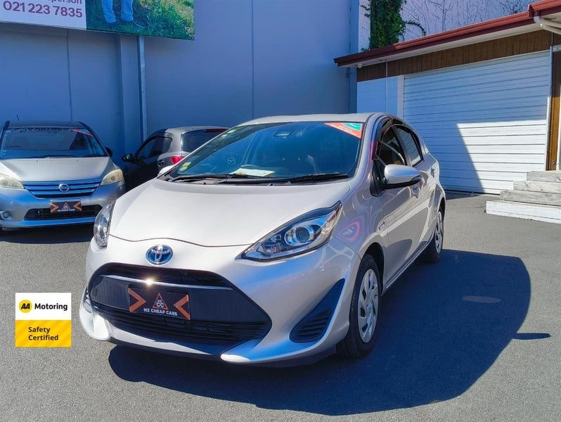 2017 Toyota Aqua New Shape Hybrid, photo 3